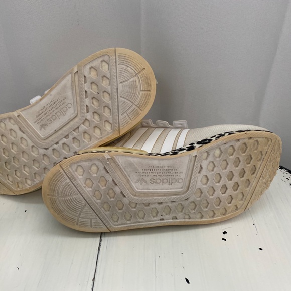 Adidas Originals Women's NMD_R1 Sneaker Ecru Black Leopard Print - Picture 7 of 8